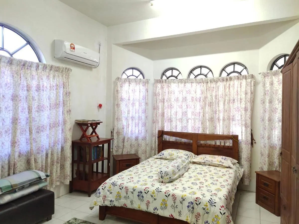بيت للعطل Homestay Yatimizi ايبوه